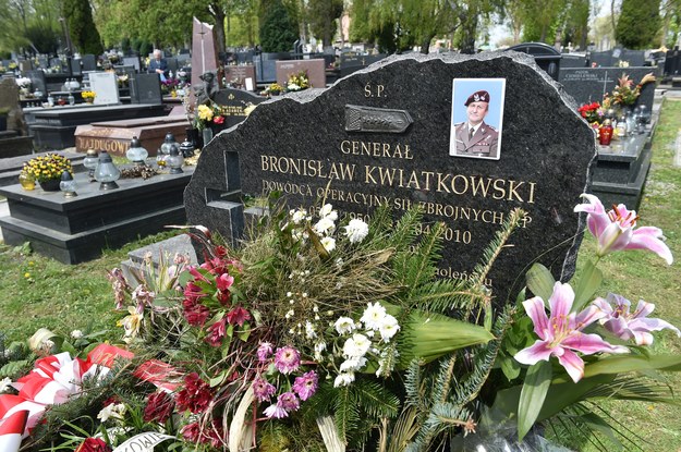 Grób generała Bronisława Kwiatkowskiego /PAP/Jacek Bednarczyk /PAP