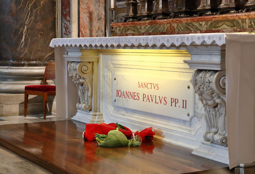 Grób Jana Pawła II w Rzymie /Grzegorz Galazka /East News