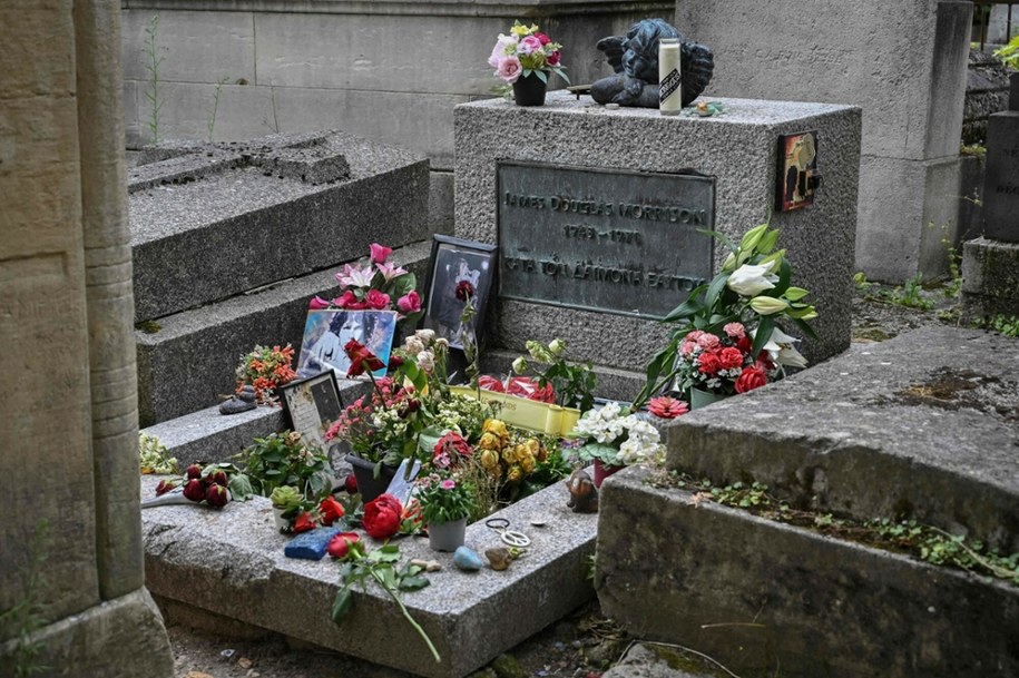 Grób Jima Morrisona w Paryżu. /BERTRAND GUAY/AFP/East News /East News