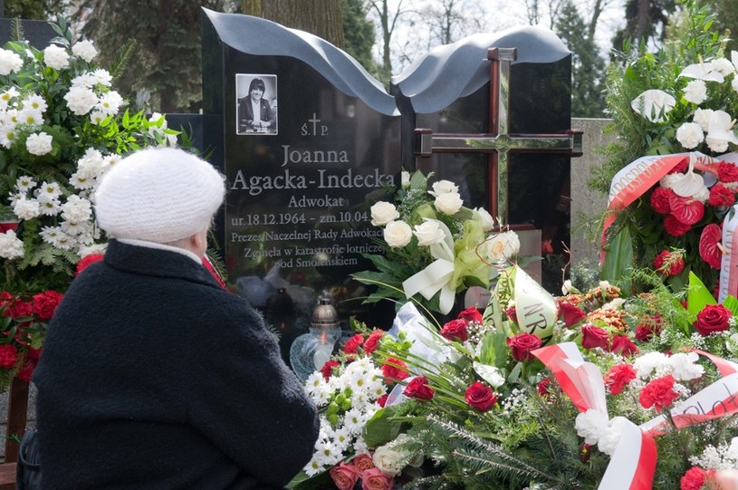 Grób Joanny Agackiej-Indeckiej na cmentarzu w Łodzi /Szeląg /Reporter