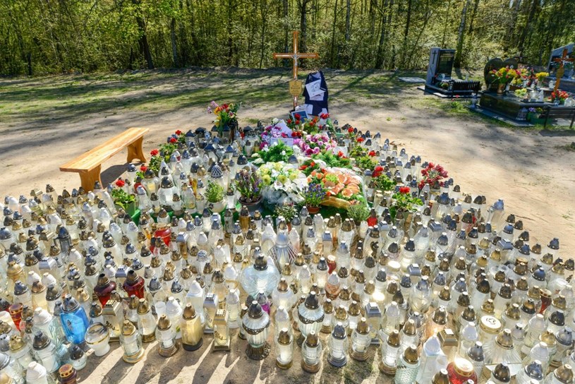 Krzysztof Krawczyk's grave after the funeral music / Piotr Kamionka / Reporter