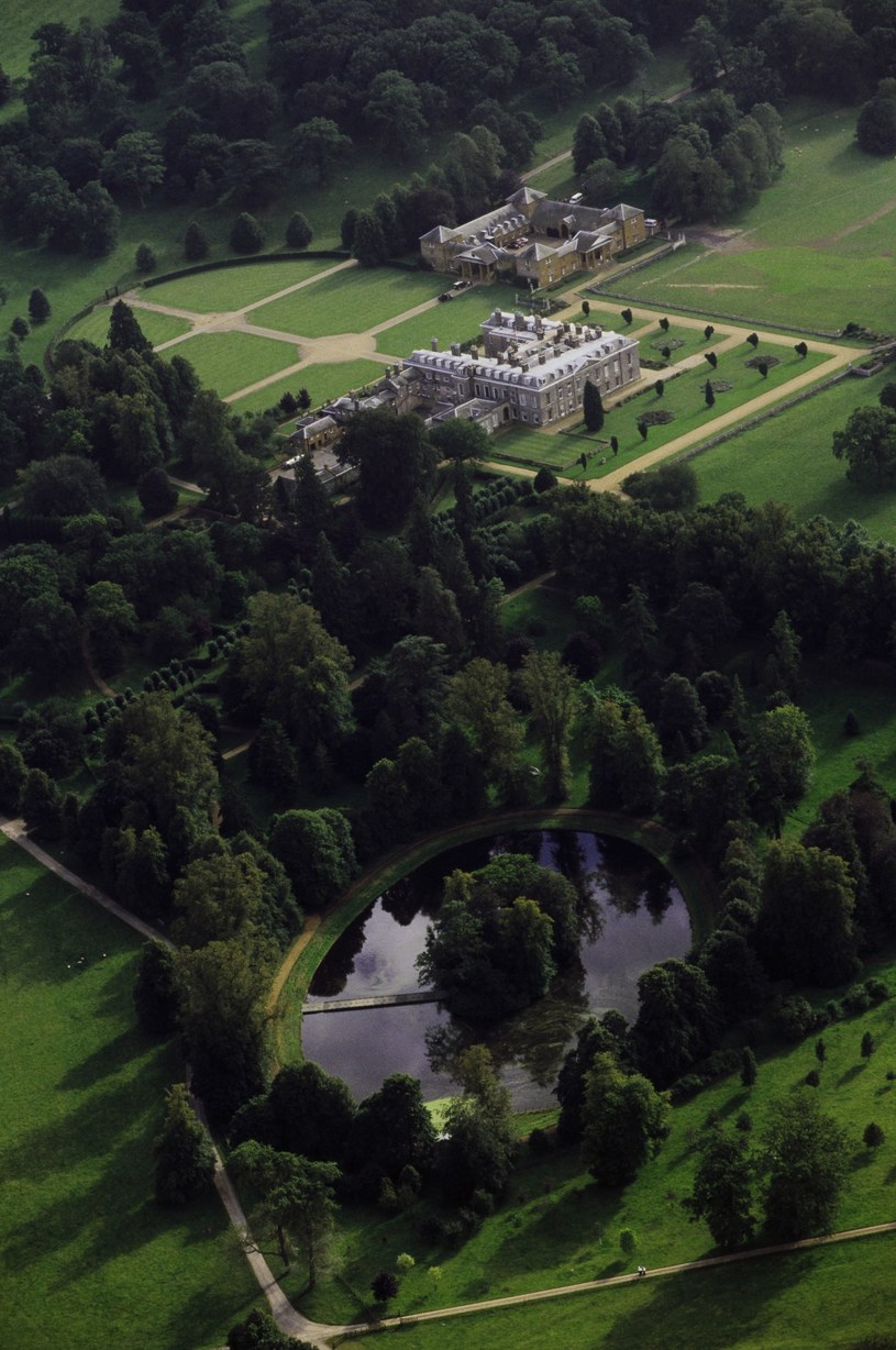 Grób księżnej Diany na wyspie Althorp / Peter Turnley/Corbis/VCG /Getty Images