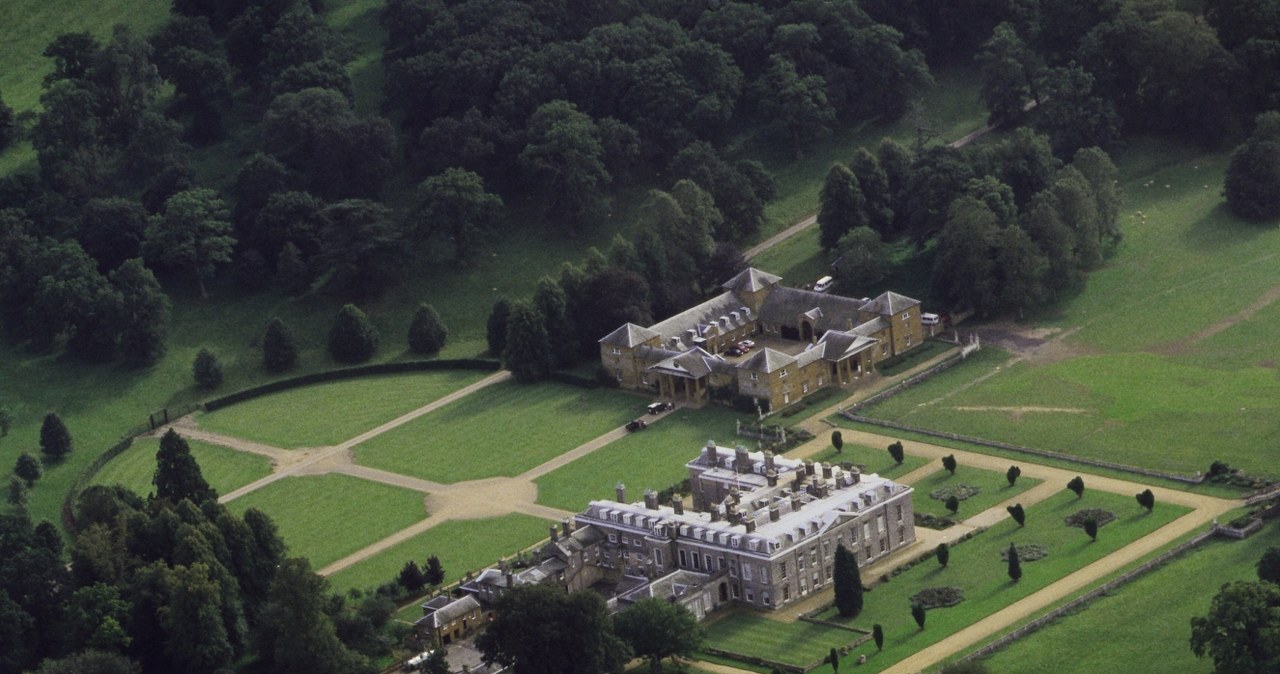 Grób księżnej Diany na wyspie Althorp / Peter Turnley/Corbis/VCG /Getty Images