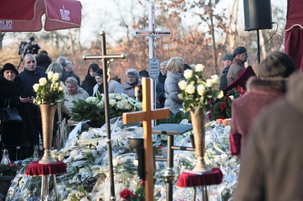 Grób Łukasza Urbana - kierowcy, który zginął w zamachu w Berlinie /Lech Muszyński /PAP
