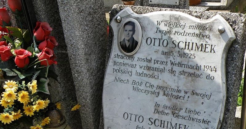 Grób Otto Schimka na cmentarzu w Machowej /Wikipedia.org /