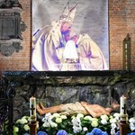 Grób Pański w Bazylice św. Brygidy w Gdańsku - Jan Paweł II z kard. Stefanem Wyszyńskim