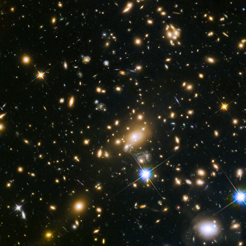 Gromada galaktyk MACS J1149.5+223 /materiały prasowe