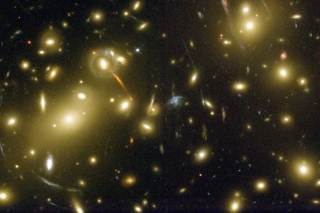 Gromady galaktyk szybciej zużywają gaz gwiazdotwórczy /NASA