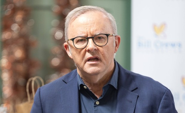 Groźba "krwawej miazgi". Pilna ewakuacja australijskiego premiera