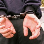 Groził detonacją i zatruciem żywności. Domagał się milionów okupu