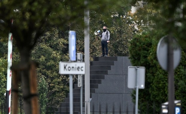 Groził, że się wysadzi na pomniku smoleńskim. Jest akt oskarżenia