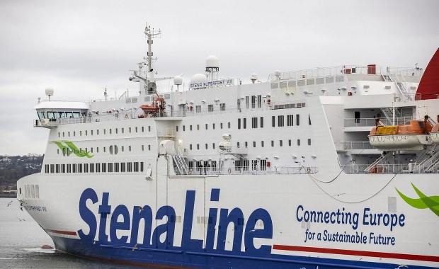 Groził, że wysadzi prom. 30-latek z Gdyni usłyszał zarzut