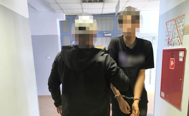 Grozili mu maczetą i kazali klęknąć. Brutalny napad w Warszawie