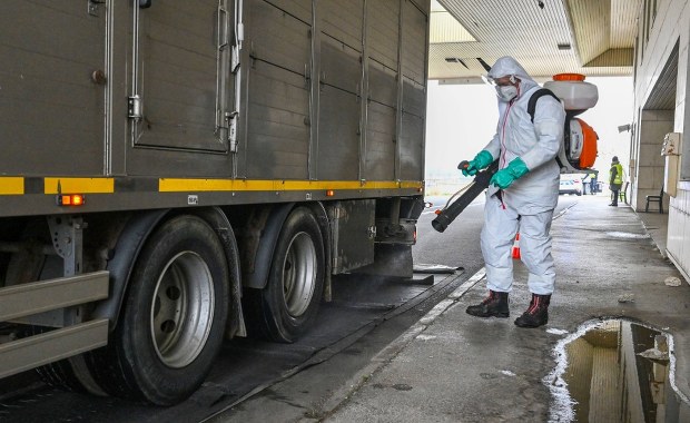 Groźna choroba w natarciu. Austriacy zamykają się na sąsiadów
