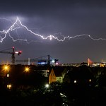 Groźne burze nad Polską. Powalone drzewa, ewakuacja obozów harcerskich