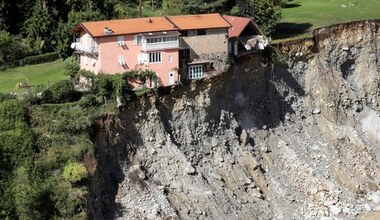 Groźne powodzie we Francji. Osiem osób uznano za zaginione 