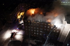 Groźny pożar na warszawskiej Pradze. Ewakuowano sto osób
