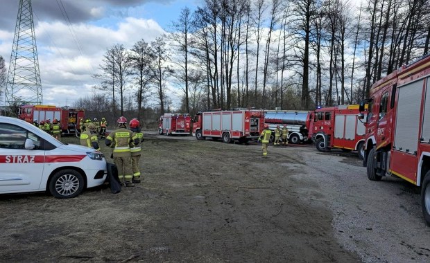 Groźny pożar w Bydgoszczy. Płonie kilkadziesiąt butli z gazem technicznym