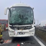 Groźny wypadek autokaru na A4. Utrudnienia na Śląsku