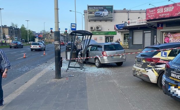 Groźny wypadek, niegroźne obrażenia. Kobieta oszukała przeznaczenie