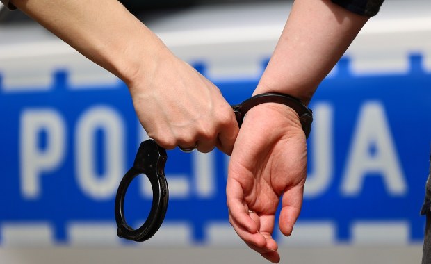 Groźny wypadek w Warszawie. Kierowca uciekł po potrąceniu kobiety