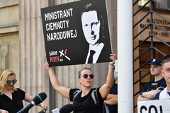 „Gruntujemy cnoty niewieście”. Protest przed siedzibą MEiN