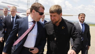 Grupa bojowników w centrum Groznego 