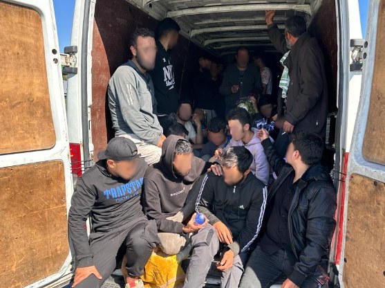 Grupa cudzoziemców z Syrii zatrzymana w Zgorzelcu /Straż Graniczna /