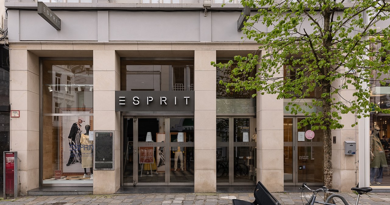 Grupa Esprit złożyła do niemieckiego sądu wniosek o upadłość. Nie oznacza to zamknięcia sklepów, a rozpoczęcie procesu restrukturyzacji. Władze firmy szukają potencjalnego nabywcy marki /JAMES ARTHUR GEKIERE/BELGA MAG/Belga via AFP /AFP