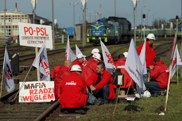 Grupa górników ze Śląska zablokowała 24 bm. polsko-rosyjskie przejście graniczne Braniewo-Mamonowo /Tomasz Waszczuk /PAP