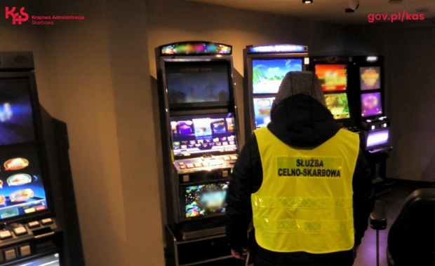 Grupa organizująca nielegalny hazard zlikwidowana. Zatrzymano 9 osób