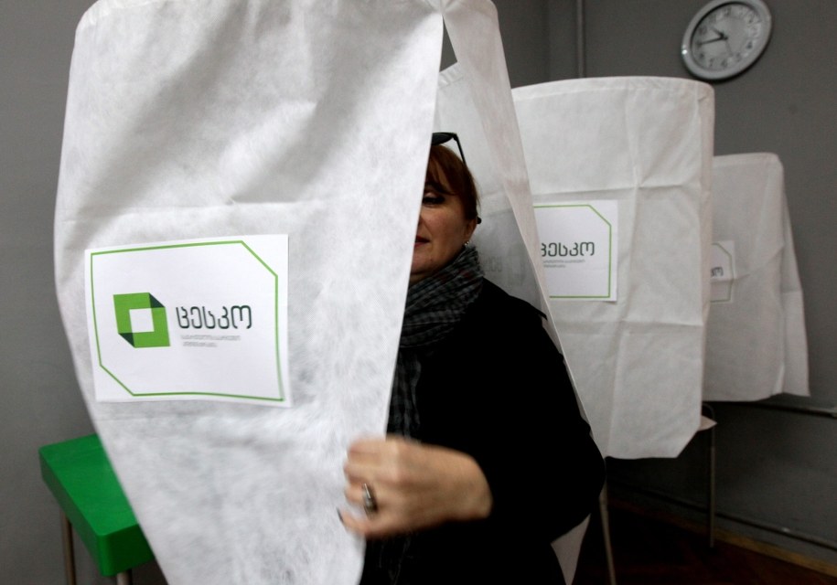 Gruzini wybierają prezydenta /ZURAB KURTSIKIDZE /PAP/EPA