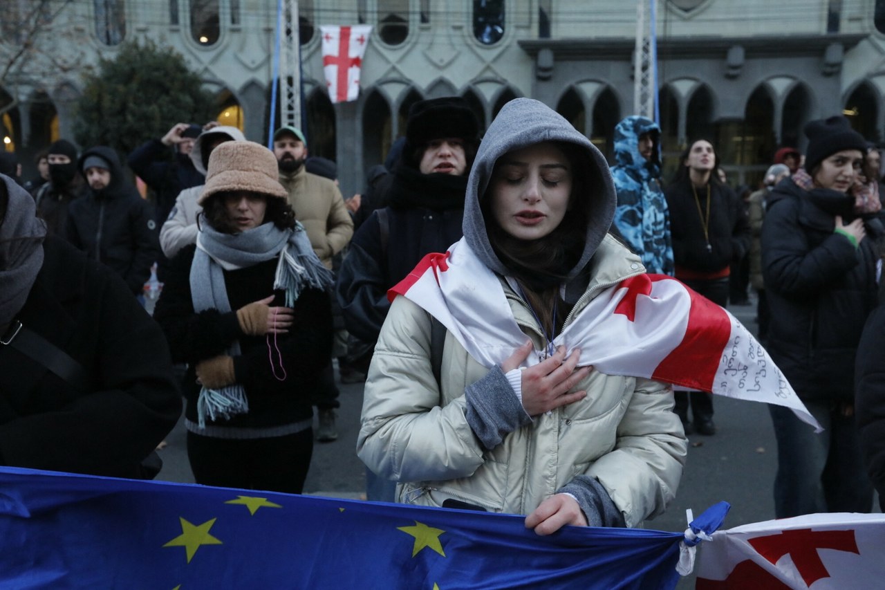 Gruzja "wybierze" prezydenta. Protesty w całym kraju