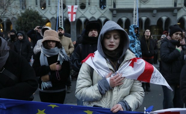 Gruzja "wybierze" prezydenta. Protesty w całym kraju