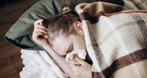 Grypa w Polsce szaleje. Ekspert kreśli scenariusz