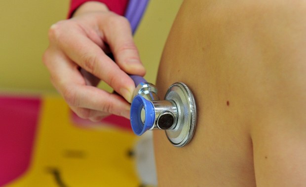 Grypa zbiera śmiertelne żniwo we Francji