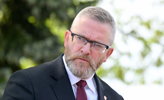 Grzegorz Braun bez immunitetu. Bryłka mówi o "zwalczaniu prawicy"