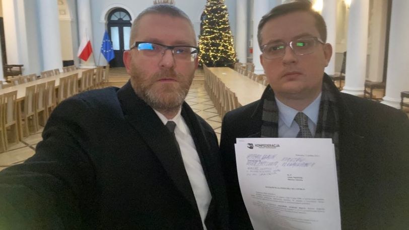 Grzegorz Braun i Robert Winnicki weszli do ministerstwa zdrowia /Grzegorz Braun /Twitter