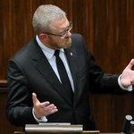 Grzegorz Braun nie może już unikać kar za nienoszenie maseczek w Sejmie