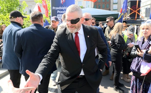 Grzegorz Braun nie usłyszał zarzutów za awanturę w Oleśnicy. "Opuścił gabinet prokuratora"