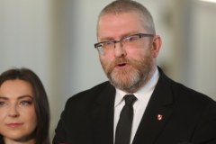 Grzegorz Braun odwieszony w prawach członka Konfederacji