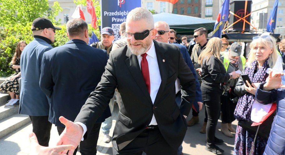 Grzegorz Braun stawił się w prokuraturze na przesłuchanie /Adam Burakowski/ /East News