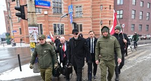 Grzegorz Braun w prokuraturze. Co grozi europosłowi?