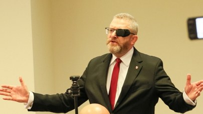 Grzegorz Braun z zakazem. Sąd ucisza skandalizującego polityka