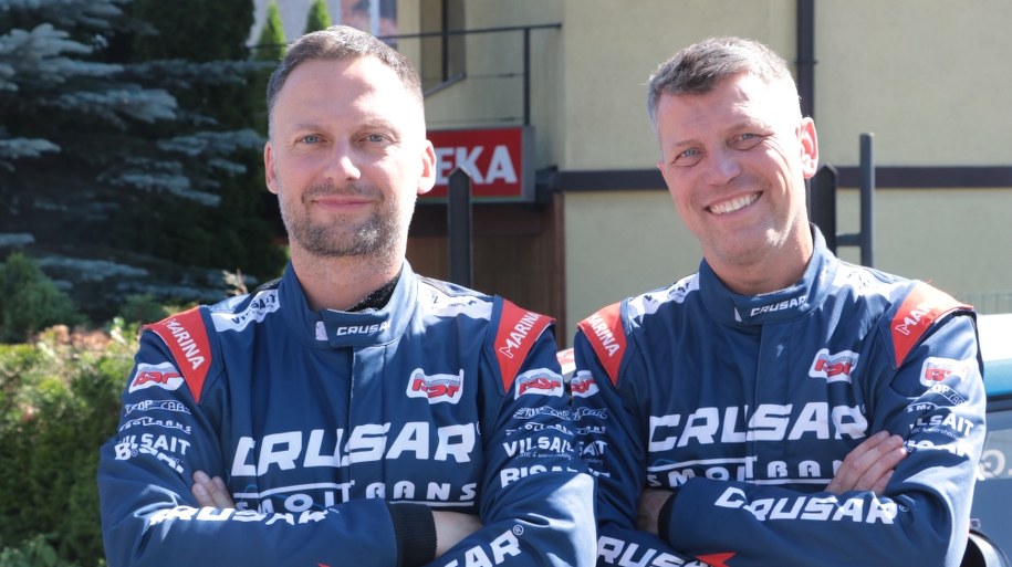 Grzegorz Grzyb (po prawej) i Adam Binięda wygrali Rajd Małopolski /Józef Polewka /RMF FM