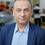 Grzegorz Halama: Znany kabareciarz nie miał szczęścia w miłości! Związał się z dużo młodszą!