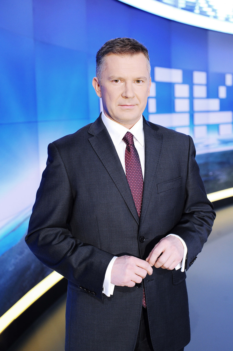 Grzegorz Kajdanowicz prowadzi "Fakty" w TVN /materiały prasowe