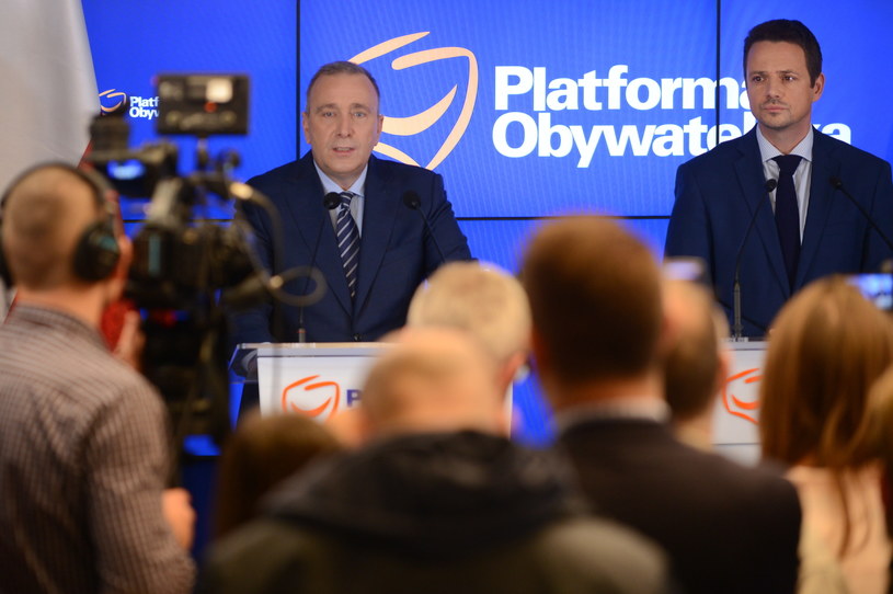 Grzegorz Schetyna i Rafał Trzaskowski /Jakub Kamiński   /PAP
