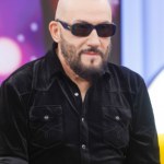 Grzegorz Skawiński nie pokazuje się bez okularów. W końcu wyjawił, dlaczego