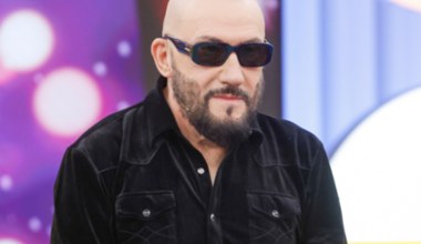 Grzegorz Skawiński nie pokazuje się bez okularów. W końcu wyjawił, dlaczego